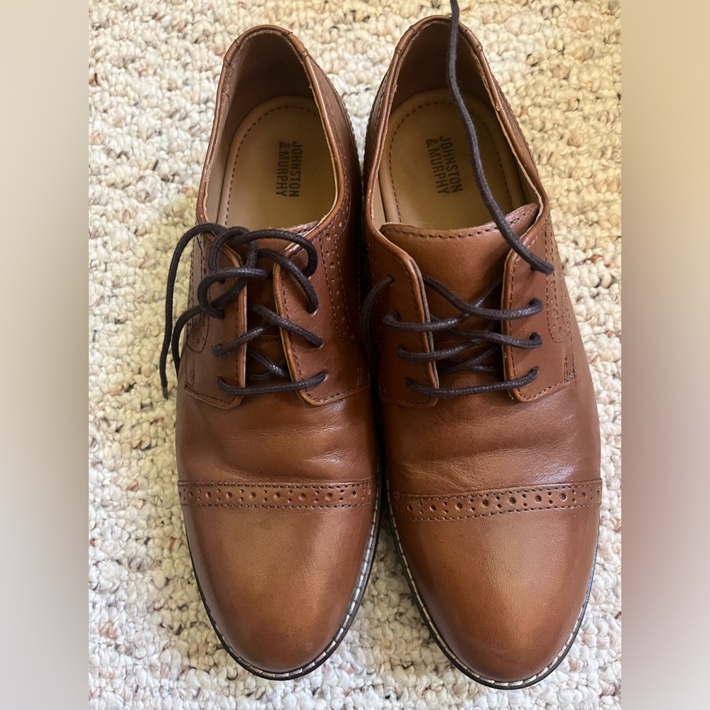 Boys size 5 dress shoes lace ups